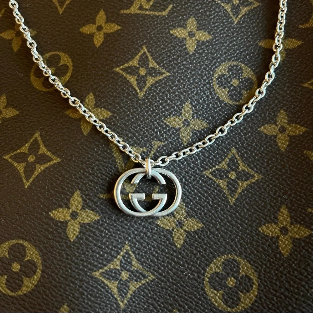 Gucci 925 Sterling Silver “GG” Logo Pendant Interlocking Chain Necklace - Picture 6 of 12
